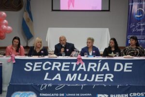 Los mercantiles lomenses realizaron una jornada de concientización sobre el cáncer de mama